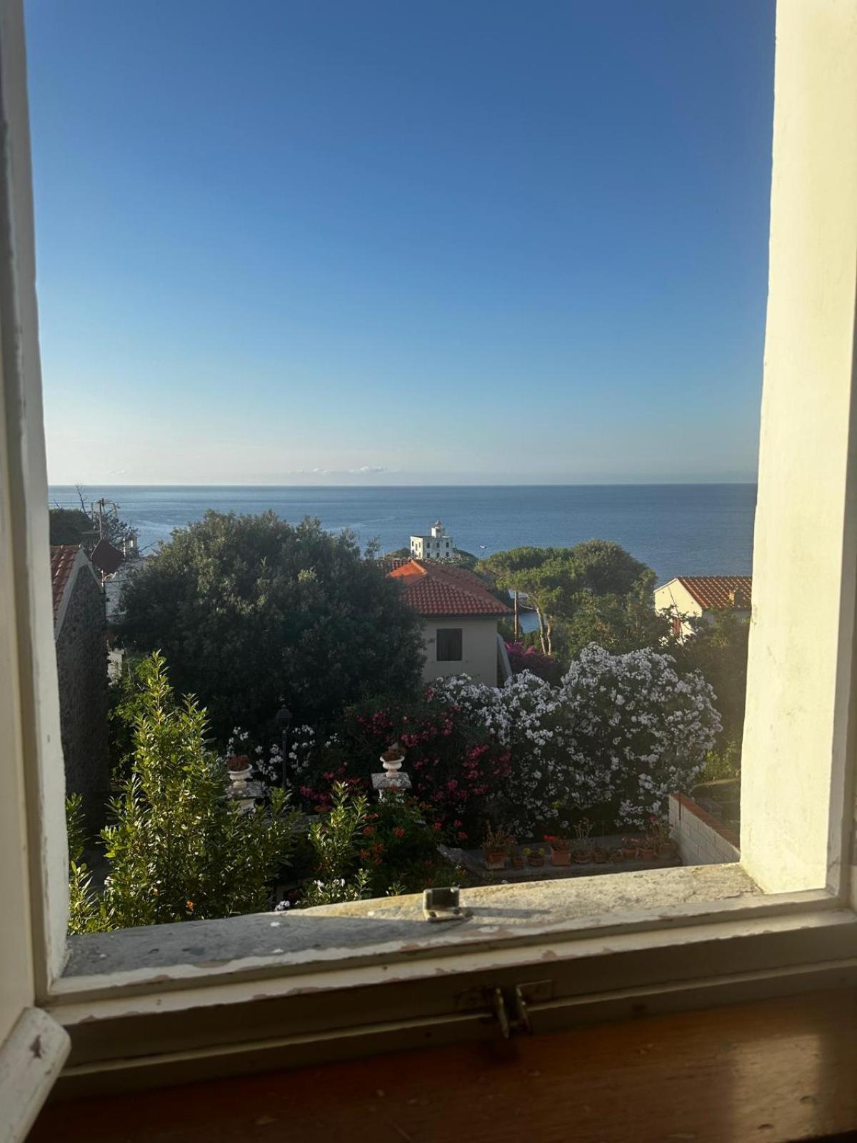 Maison Des Amis Villa Capraia Ngoại thất bức ảnh
